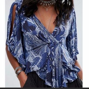 Free People Amour Cold Shoulder V-neck Top. Blue Print Flowy Boho